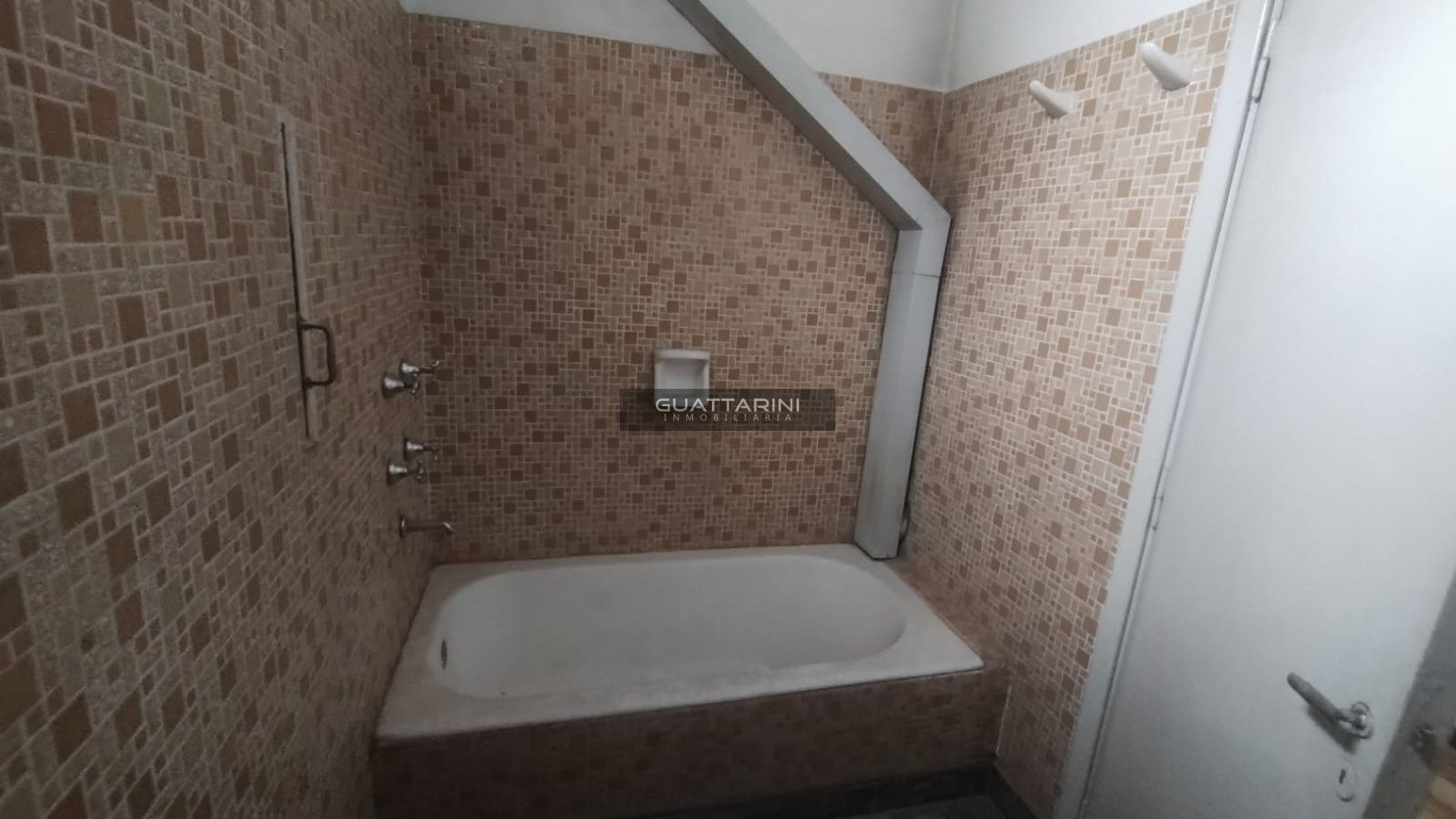 Local + casa (Reciclar)